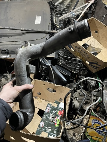 Шланг/патрубок інтеркуллера RF5C13242 MAZDA