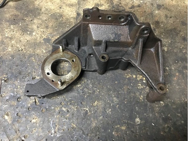 Кронштейн паливного насосу ПНВТ RF5C13G00 MAZDA