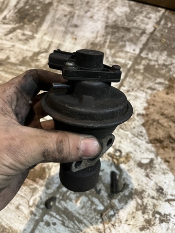 Клапан EGR Мазда Мпв 2