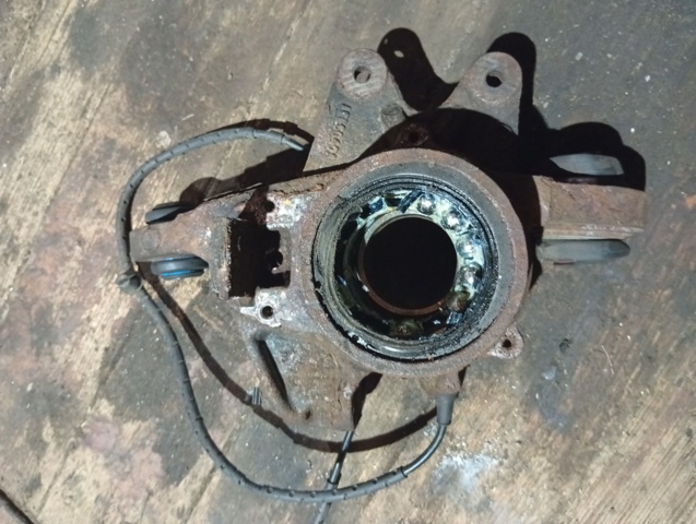 Цапфа поворотного кулака RLH000070 LAND ROVER