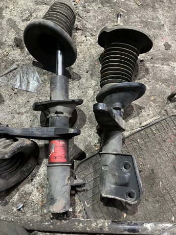 Амортизатор передньої підвіски, лівий RSC000050 LAND ROVER
