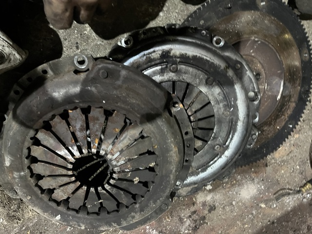 Корзина зчеплення URB000070 LAND ROVER