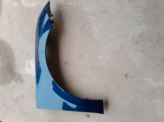 Бічна частина передня ліва 5E3821105B VAG