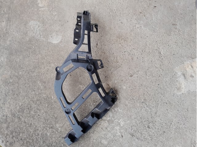 Направляюча заднього бампера, ліва 9811280480 PEUGEOT