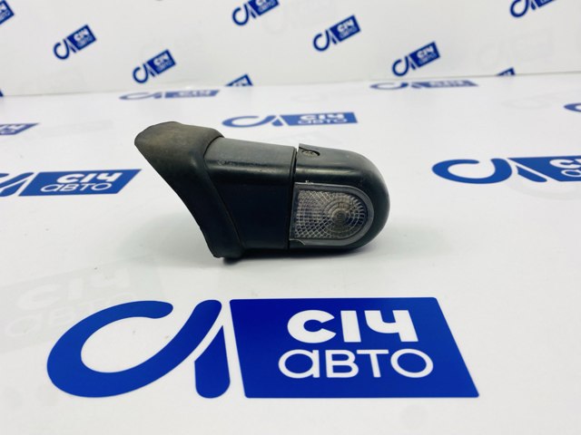 Габарит-покажчик повороту, лівий 0018208256 MERCEDES
