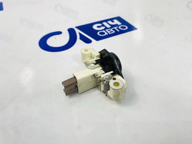 Реле-регулятор генератора, (реле зарядки) Mercedes E