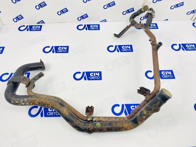 Патрубок системи охолодження 076121065A VAG