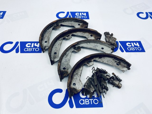 Гальмівні колодки гальма стоянки 1644200620 MERCEDES