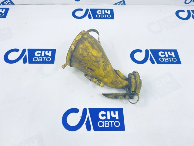 Горловина маслозаливна 8200170931 RENAULT