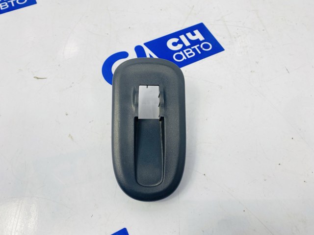 Кнопки переднього правого склопід'ємника 8200548968 RENAULT