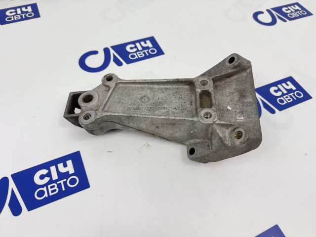 Кронштейн подушки (опори) двигуна, лівої A6022231004 MERCEDES