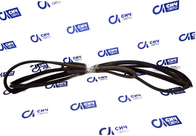 Захисна накладка переднього скла A6396712020 MERCEDES