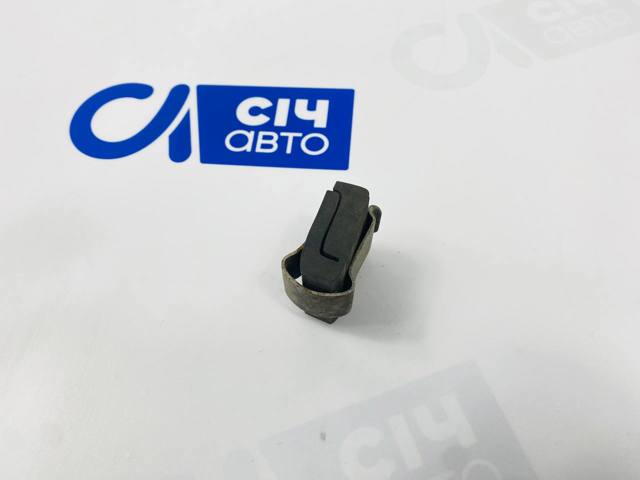 Кронштейн/подушка кріплення радіатора, верхній A9015040046 MERCEDES