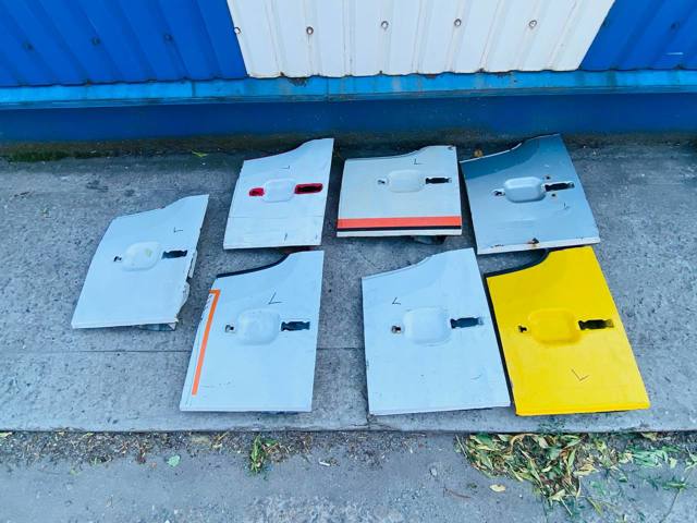 Двері кабіни A9017200305 MERCEDES