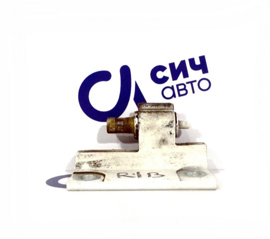Дверний шарнір правий передній A9067200237 MERCEDES