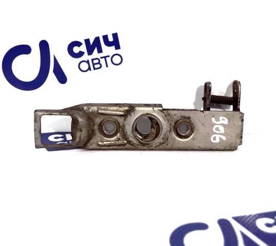 Запор капота (замок і привід замка капота) A9067500450 MERCEDES