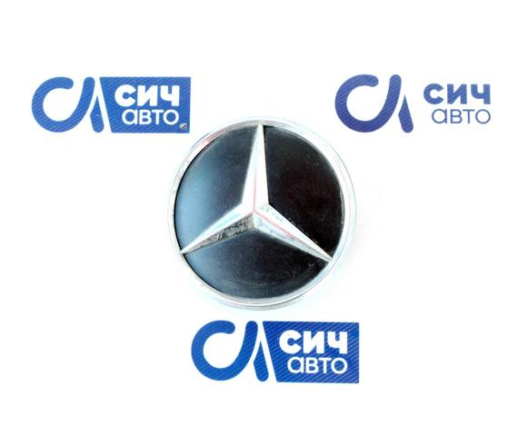 Фірмовий значок на кришку багажника A9067580058 MERCEDES