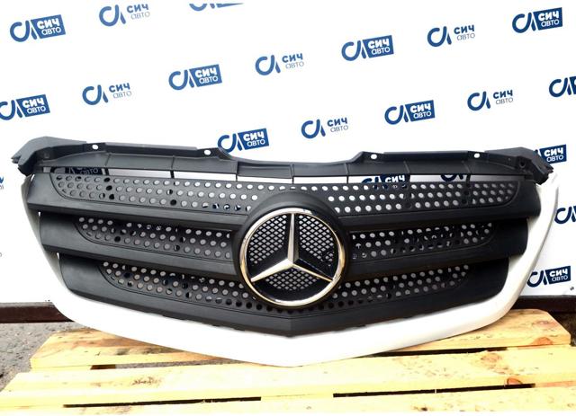 Облицювання радіатора A9068880523 MERCEDES