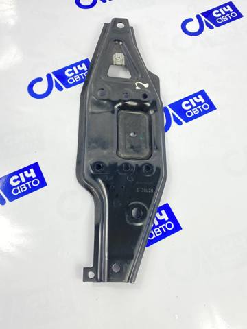 Кронштейн передньої балки A9076220700 MERCEDES