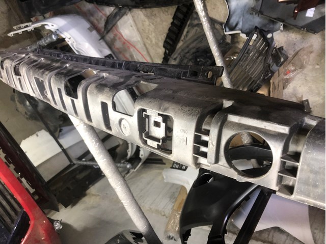 Шина бампера заднього 9678050980 PEUGEOT