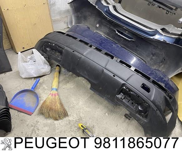Буфер (бампер) задній 9811865077 PEUGEOT