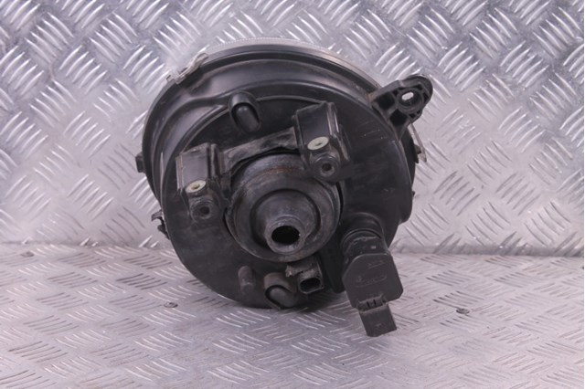 Фара передня права 05303874AC CHRYSLER