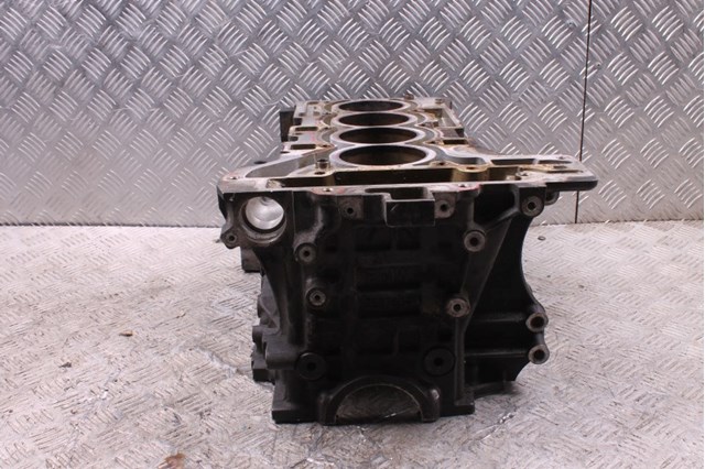 Блок циліндрів 11112357458 BMW