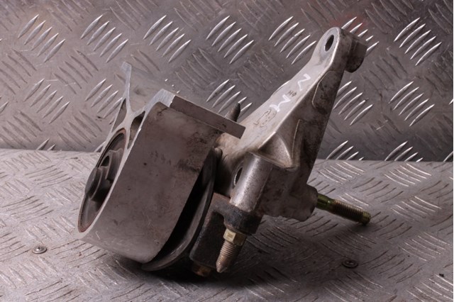 Права опора двигуна 11210CA00B NISSAN