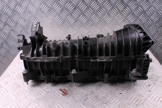 Колектор впускний 11617807991 BMW