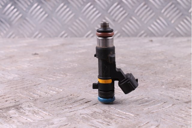 Форсунки електромагнітні 16600CD70A NISSAN