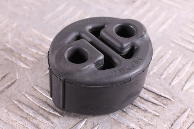 Подушка кріплення глушника 1756528010 TOYOTA