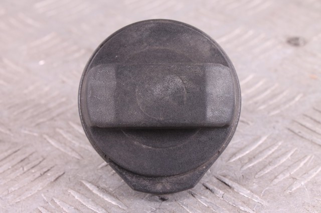 Пробка паливного бака 1J0201553C VAG