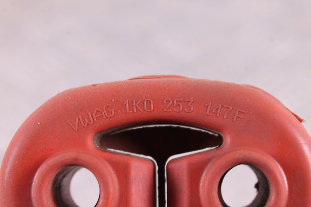 Кронштейн кріплення глушника 1K0253147F VAG