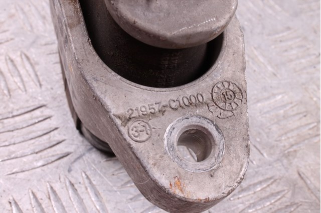 Подушка передньої опори двигуна 21950D4400 HYUNDAI