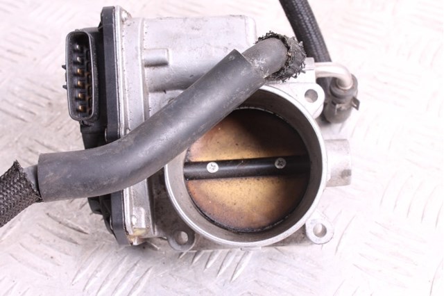 Блок дросельної заслінки 2203031020 TOYOTA