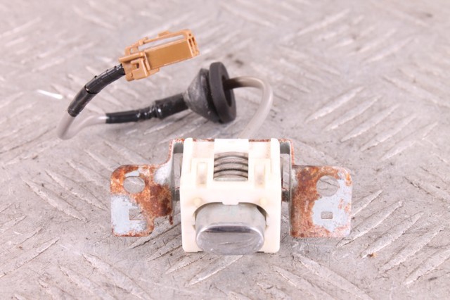 Кнопка приводу замка задніх 3/5 дверей (ляди) 25380JK01A NISSAN