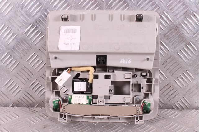 Плафон освітлення кабіни 264304GC7A NISSAN