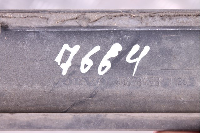 Накладка задніх правих дверей, нижня 30698454 VOLVO