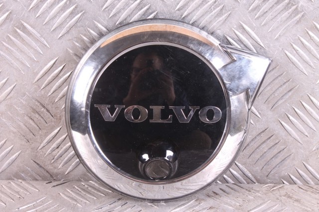Емблема решітки радіатора 32337964 VOLVO