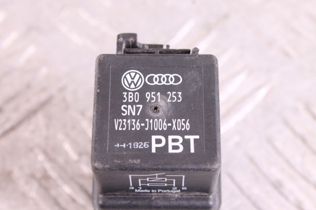 Реле електробензонасосу 3B0951253 VAG