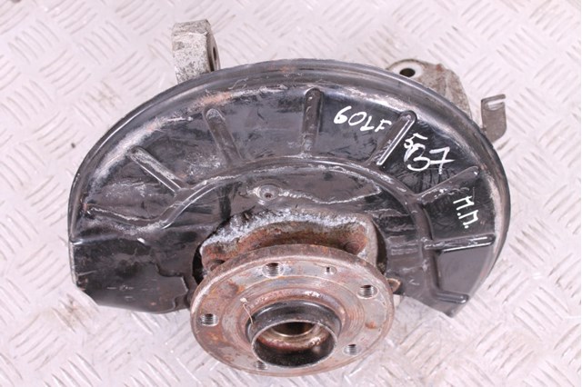 Кулак поворотний передній правий 3C0407254F VAG