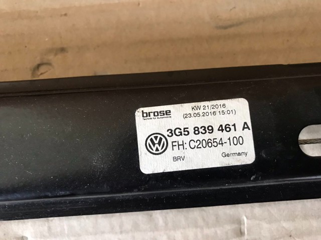 Механізм стеклопод'емника двері задньої, лівої 3G5839461A VAG