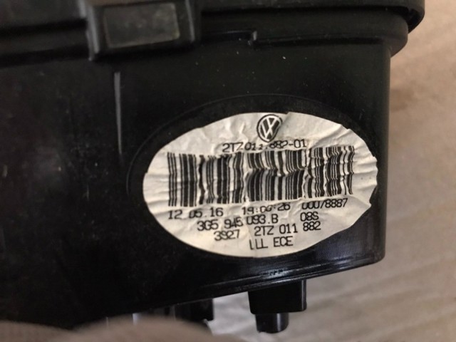 Задня ліва внутрішня фара 3G5945093B VAG