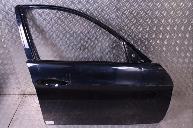 Дверка передня права 41007203644 BMW