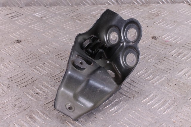 Кронштейн крила заднього 41007492366 BMW