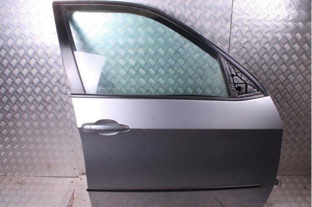 Пасажирські передні двері 41517211424 BMW