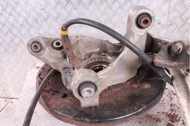 Цапфа поворотного кулака 43018JK000 NISSAN