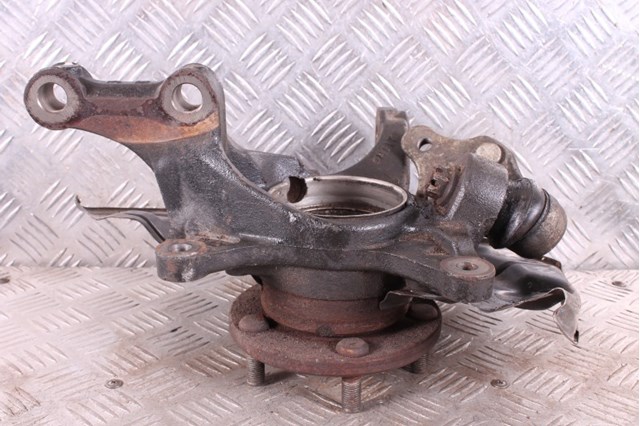 Цапфа поворотна права 43211AA010 TOYOTA