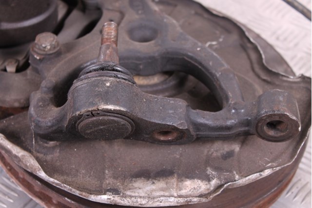 Цапфа поворотного кулака 4782741AD CHRYSLER
