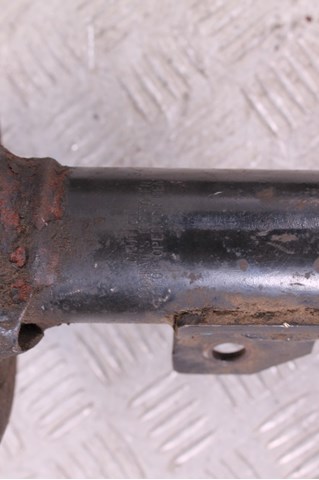 Амортизатор передньої підвіски, лівий 48520A9250 TOYOTA